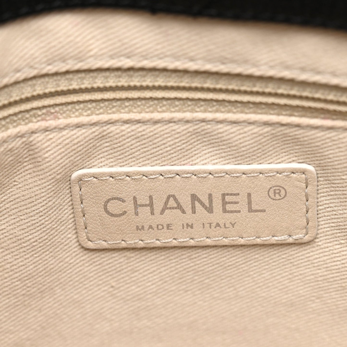 Caviar Stitched Small CC Pocket Shoulder Black