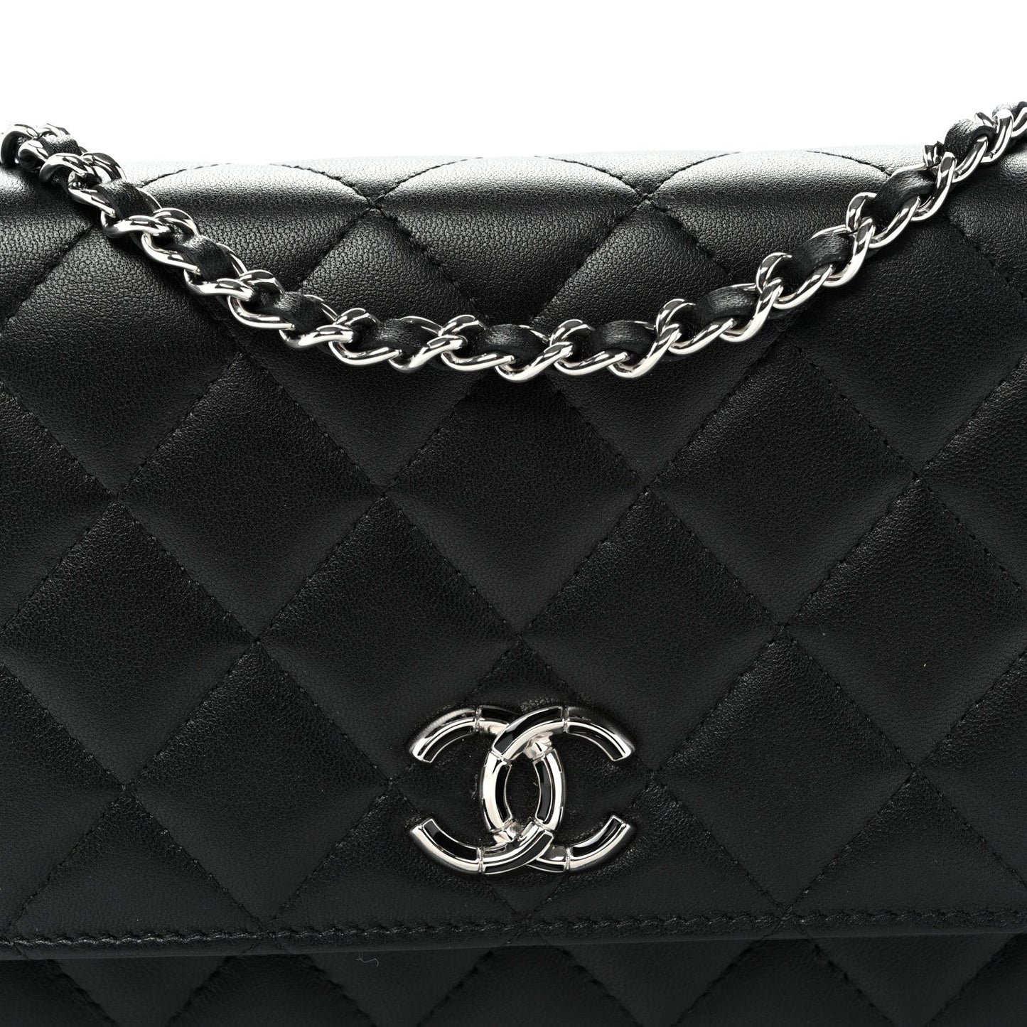 Lambskin Quilted Enamel CC Wallet on Chain WOC Black