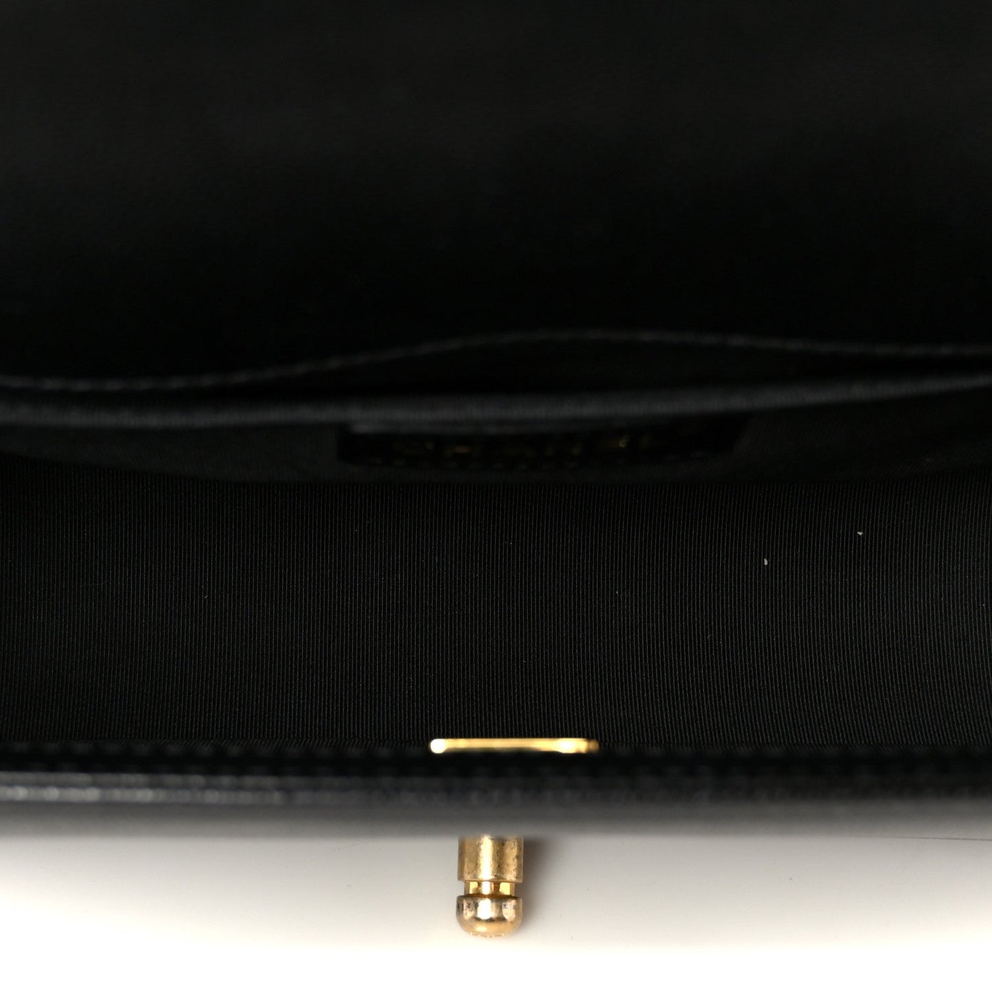 Caviar Quilted Medium Boy Flap Black