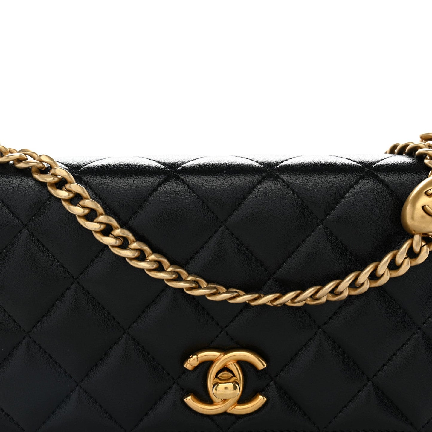 Lambskin Quilted Sweetheart Wallet On Chain WOC Black