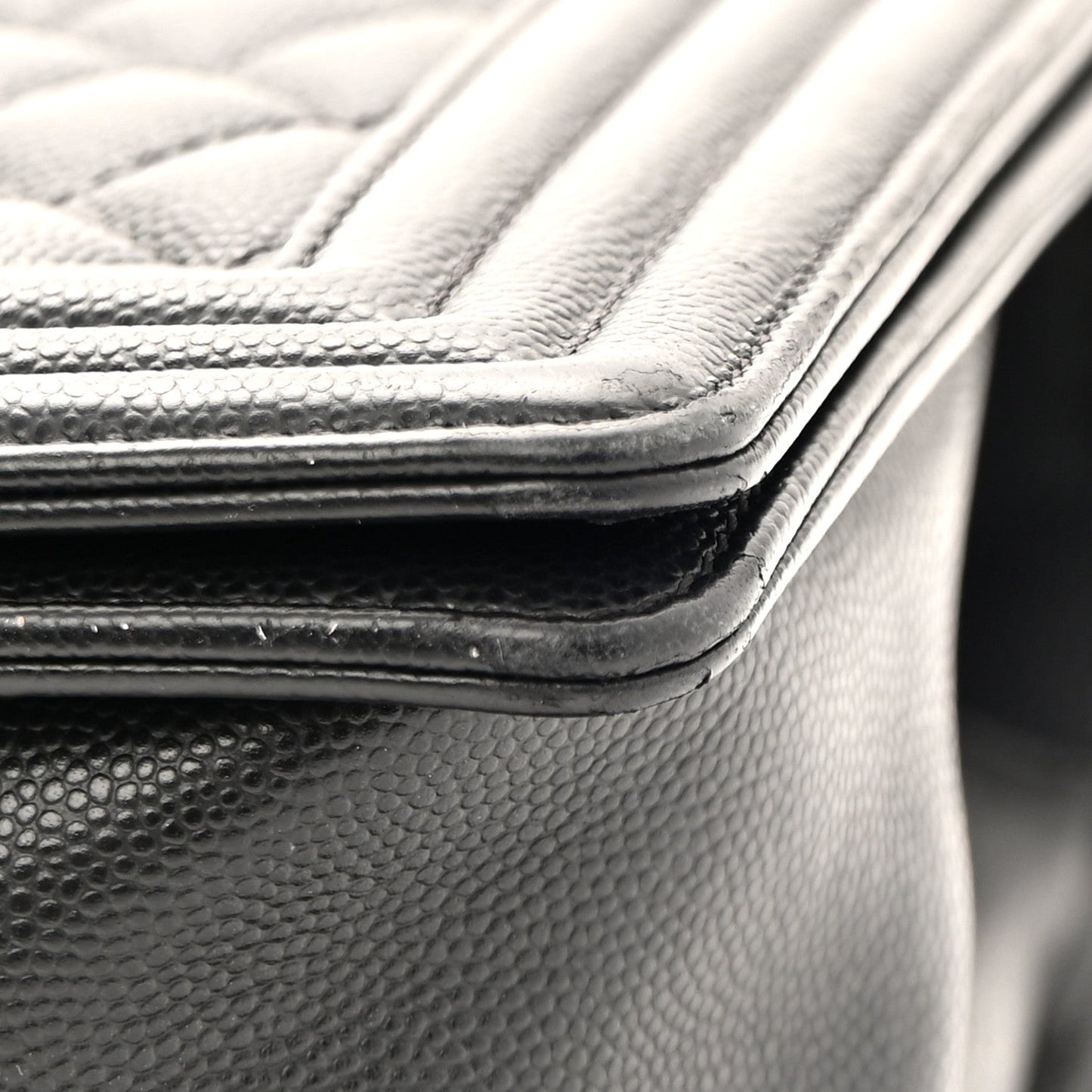Caviar Quilted New Medium Boy Flap Black