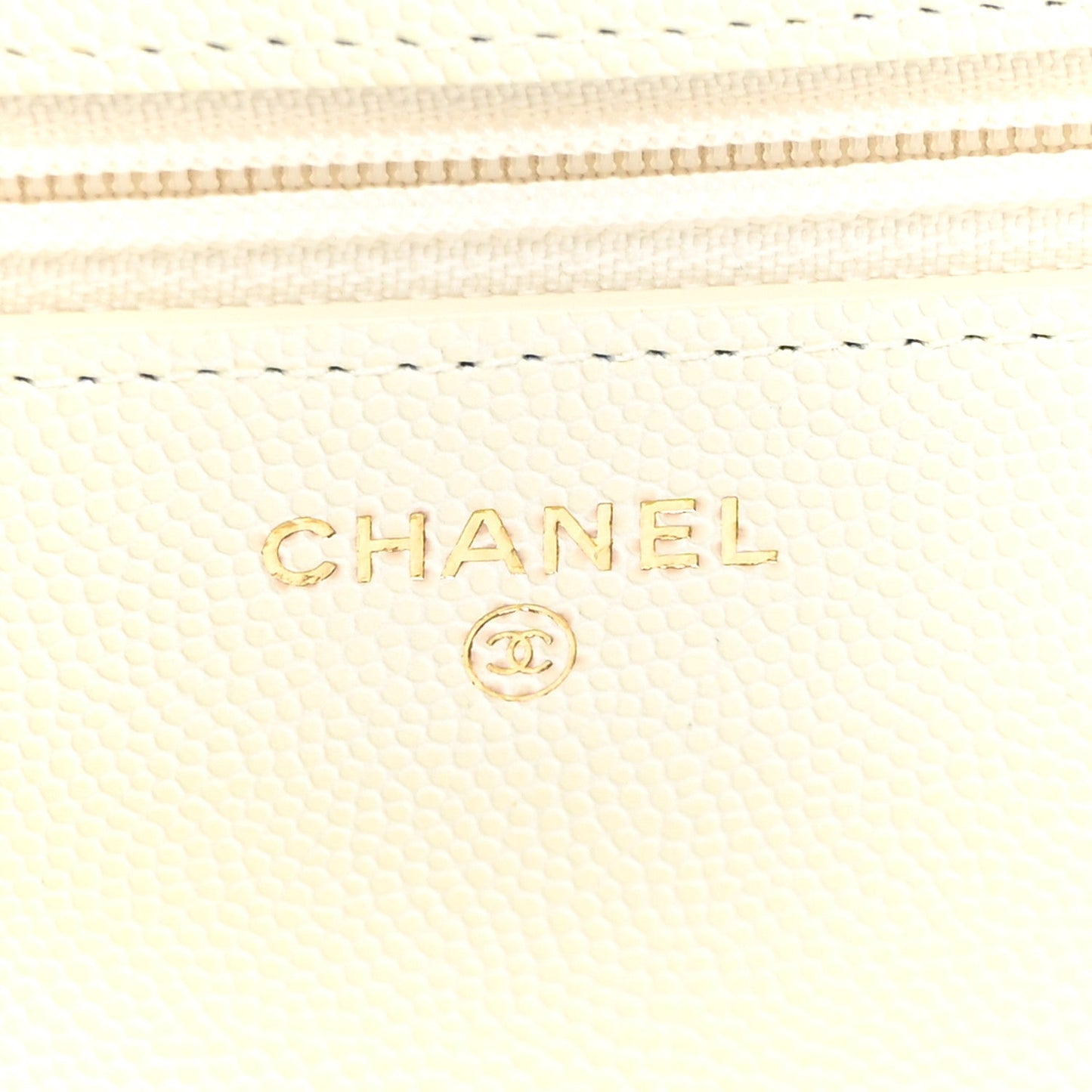 Caviar Quilted Wallet on Chain WOC White