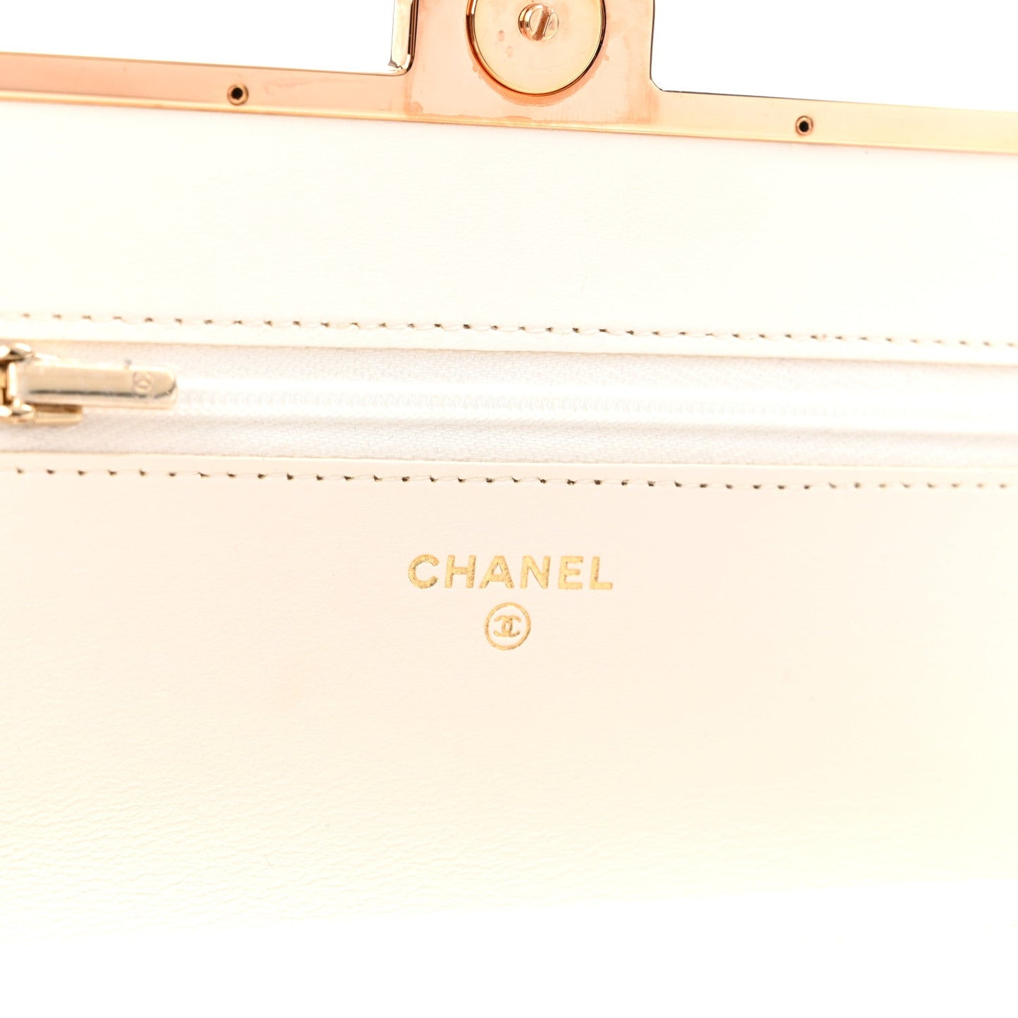 Lambskin Quilted Frame Wallet On Chain WOC White