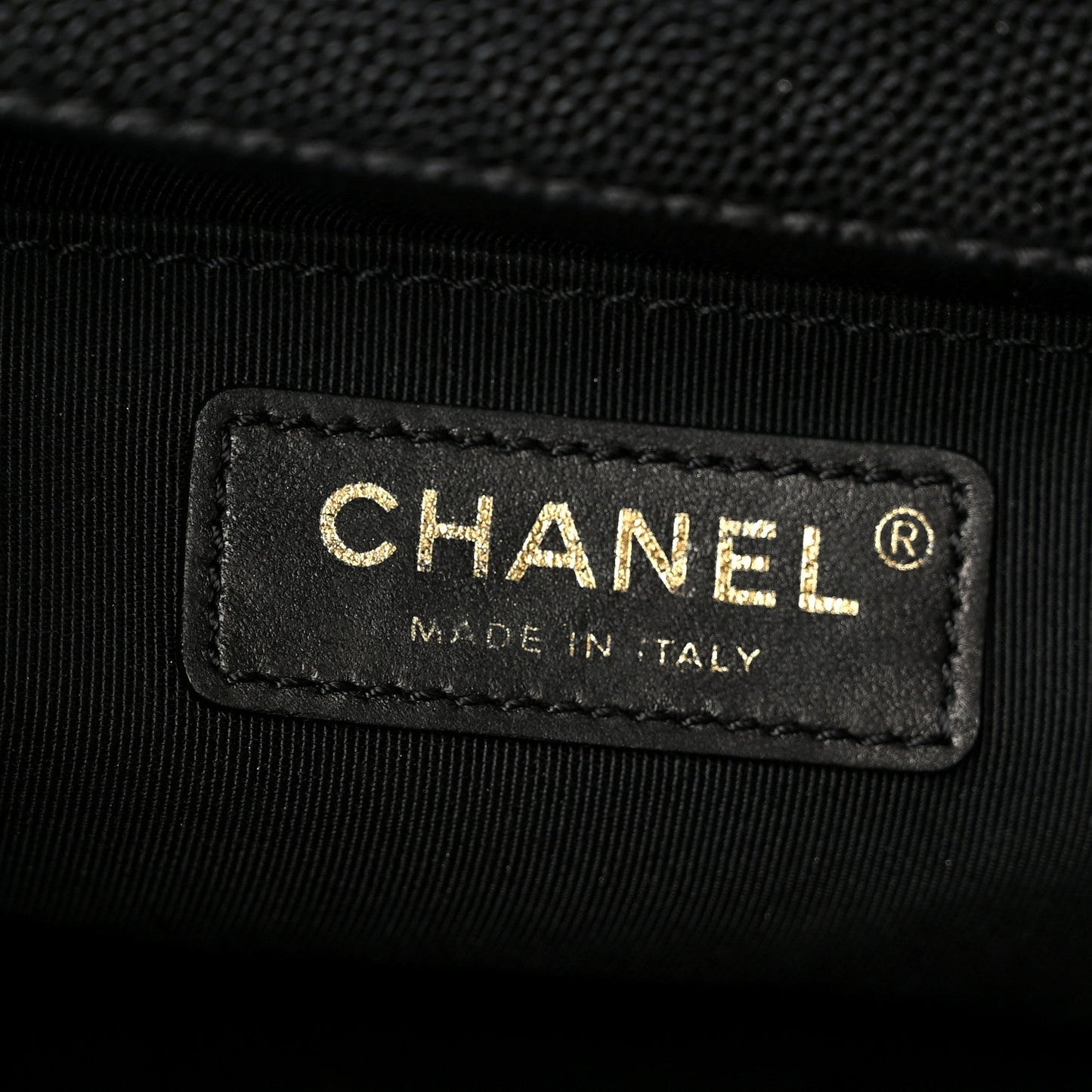 Caviar Quilted Medium Boy Flap Black