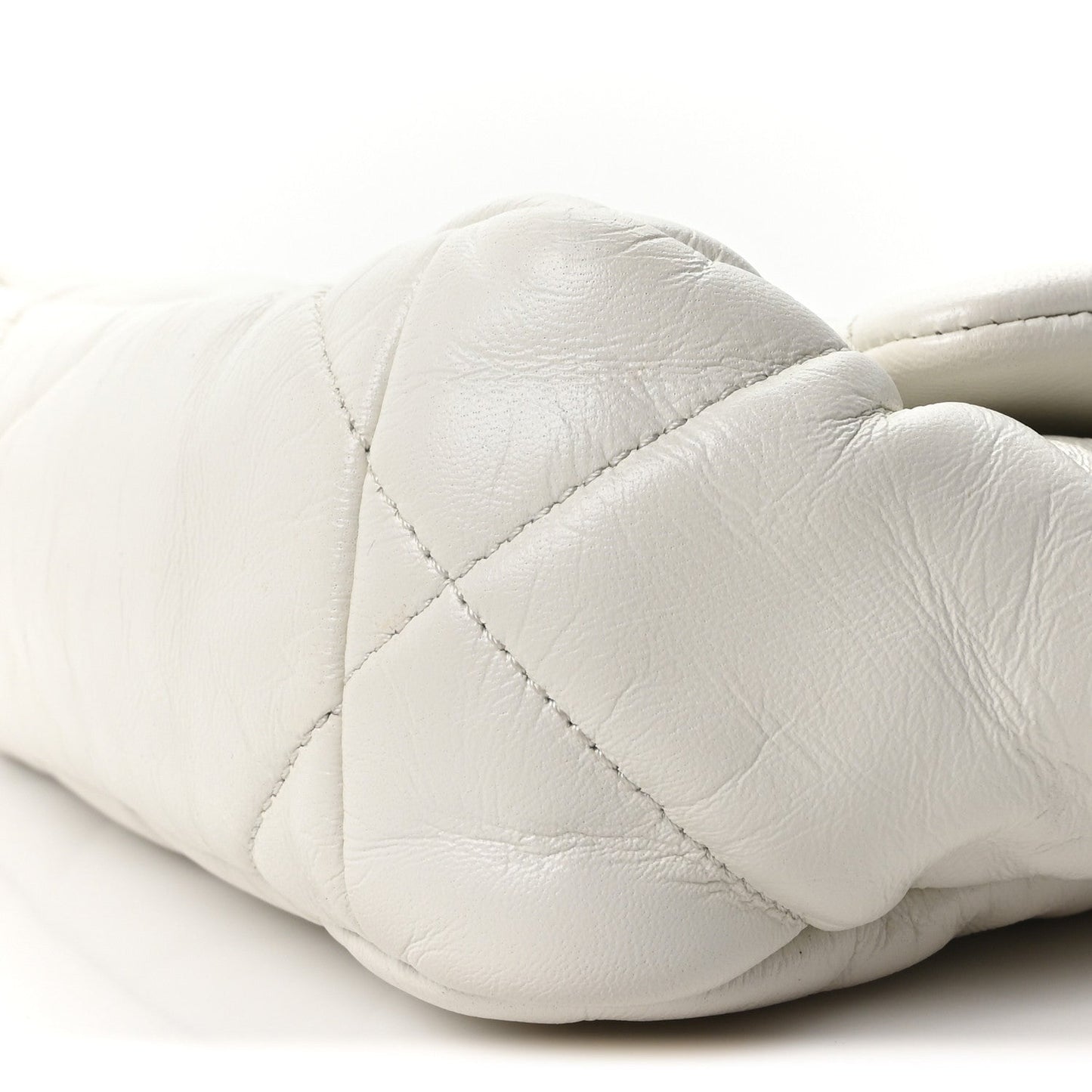 Lambskin Quilted Medium Chanel 19 Flap White