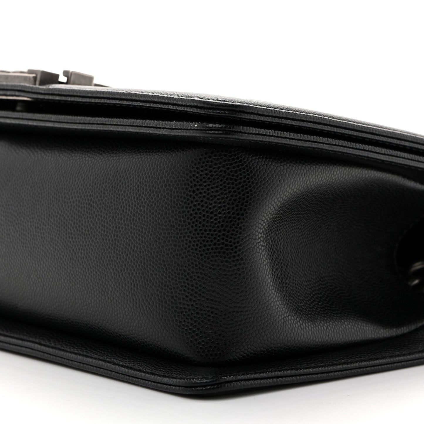 Caviar Quilted Medium Boy Flap Black