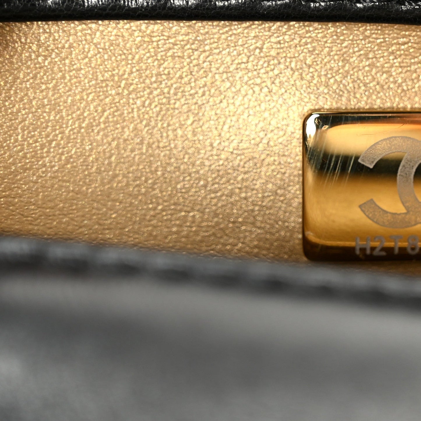 Shiny Lambskin Quilted Mini Pearl Logo Flap Black