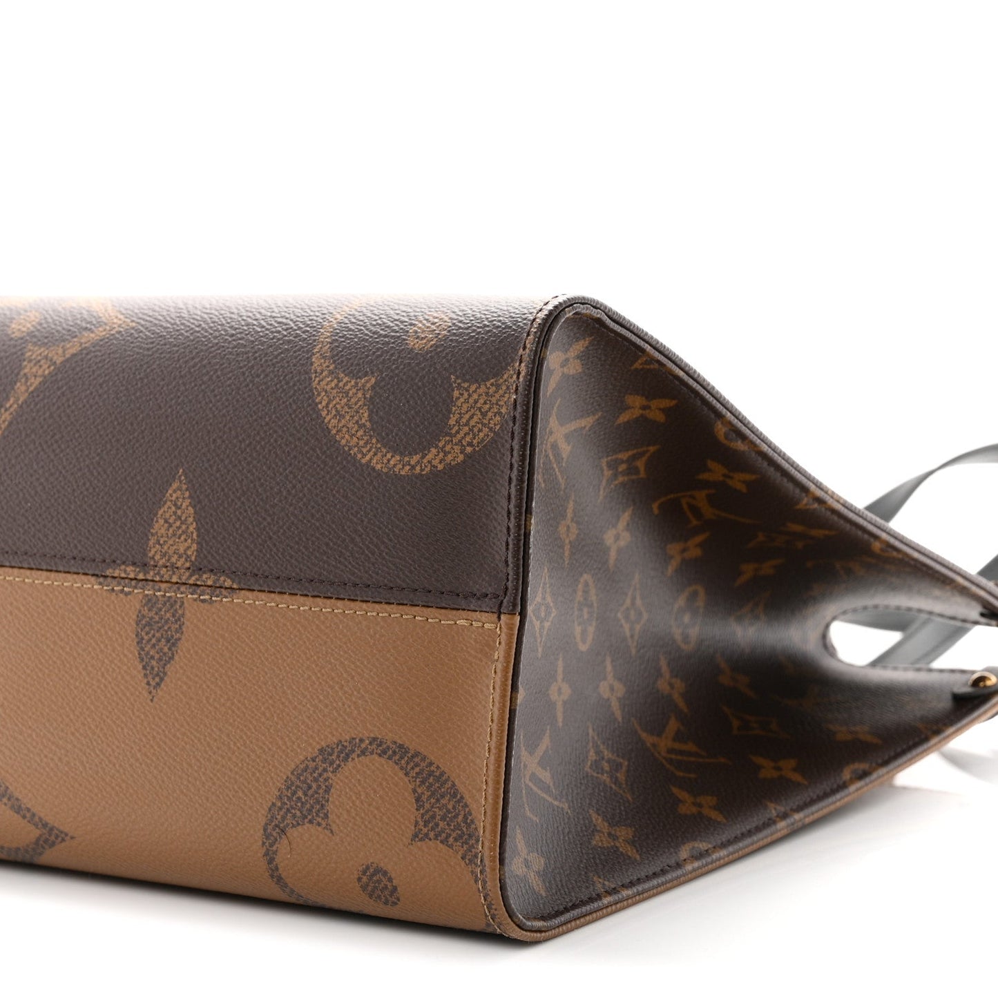 Reverse Monogram Giant Onthego MM