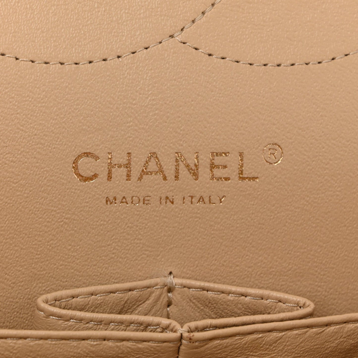 Caviar Quilted Jumbo Double Flap Beige Clair