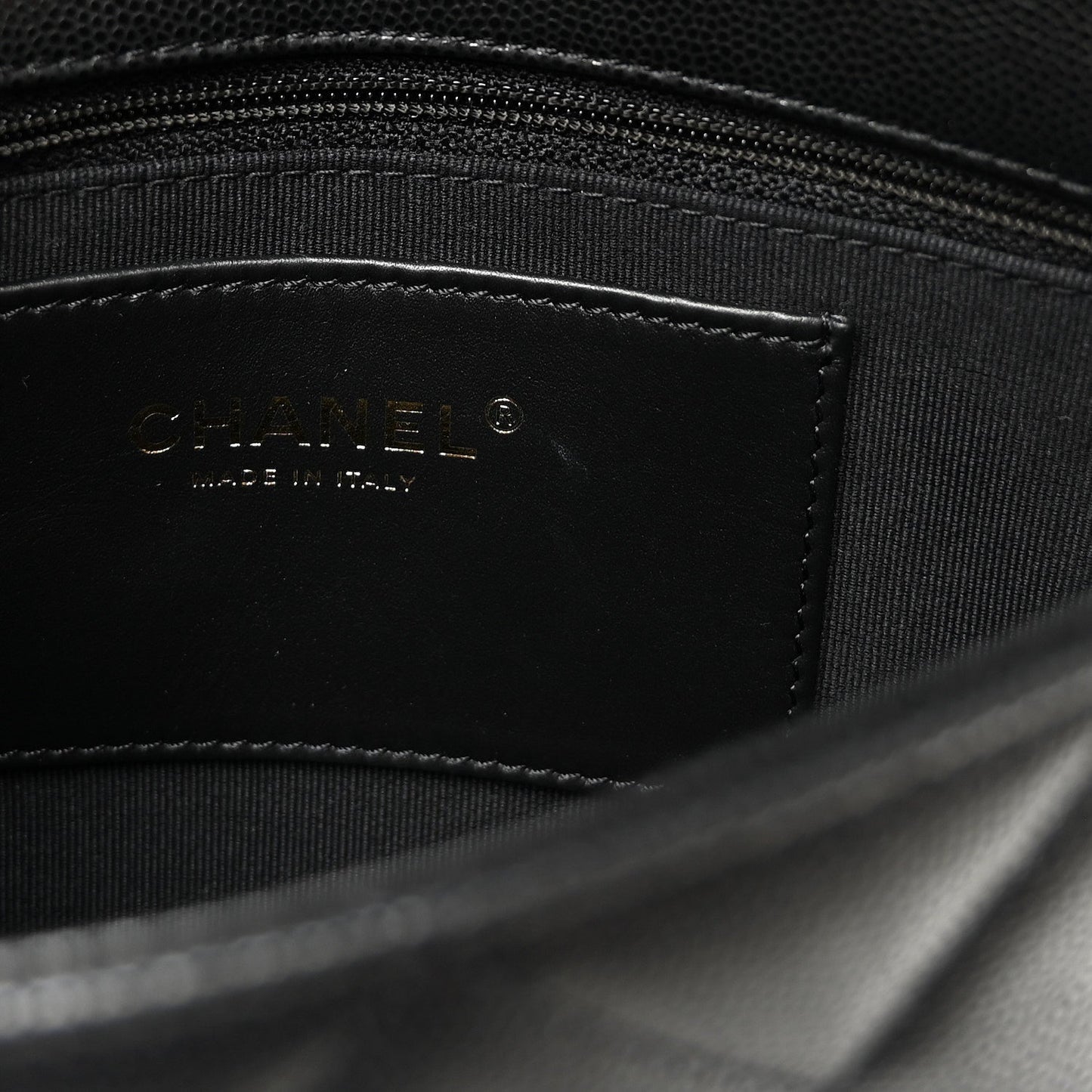 Shiny Caviar Quilted Mini Chain Messenger Flap Bag Black