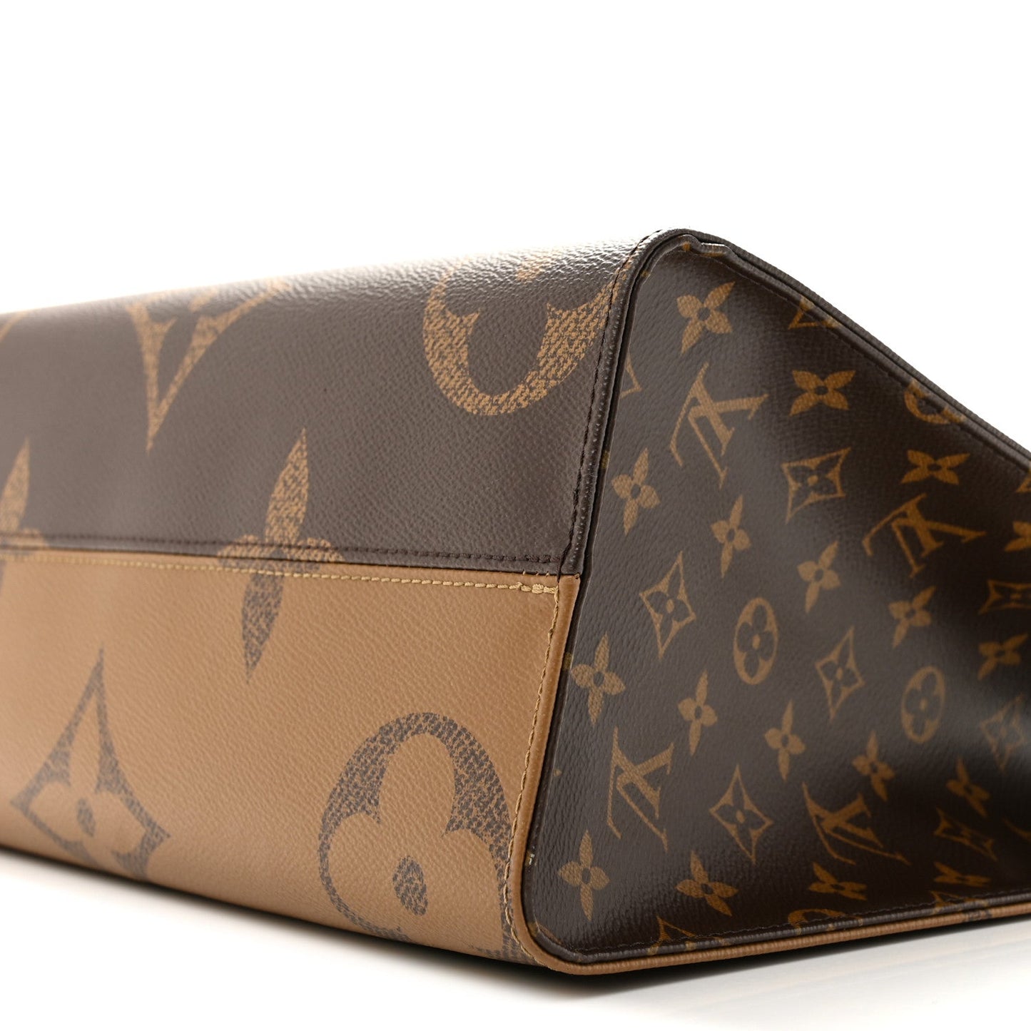 Reverse Monogram Giant Onthego MM