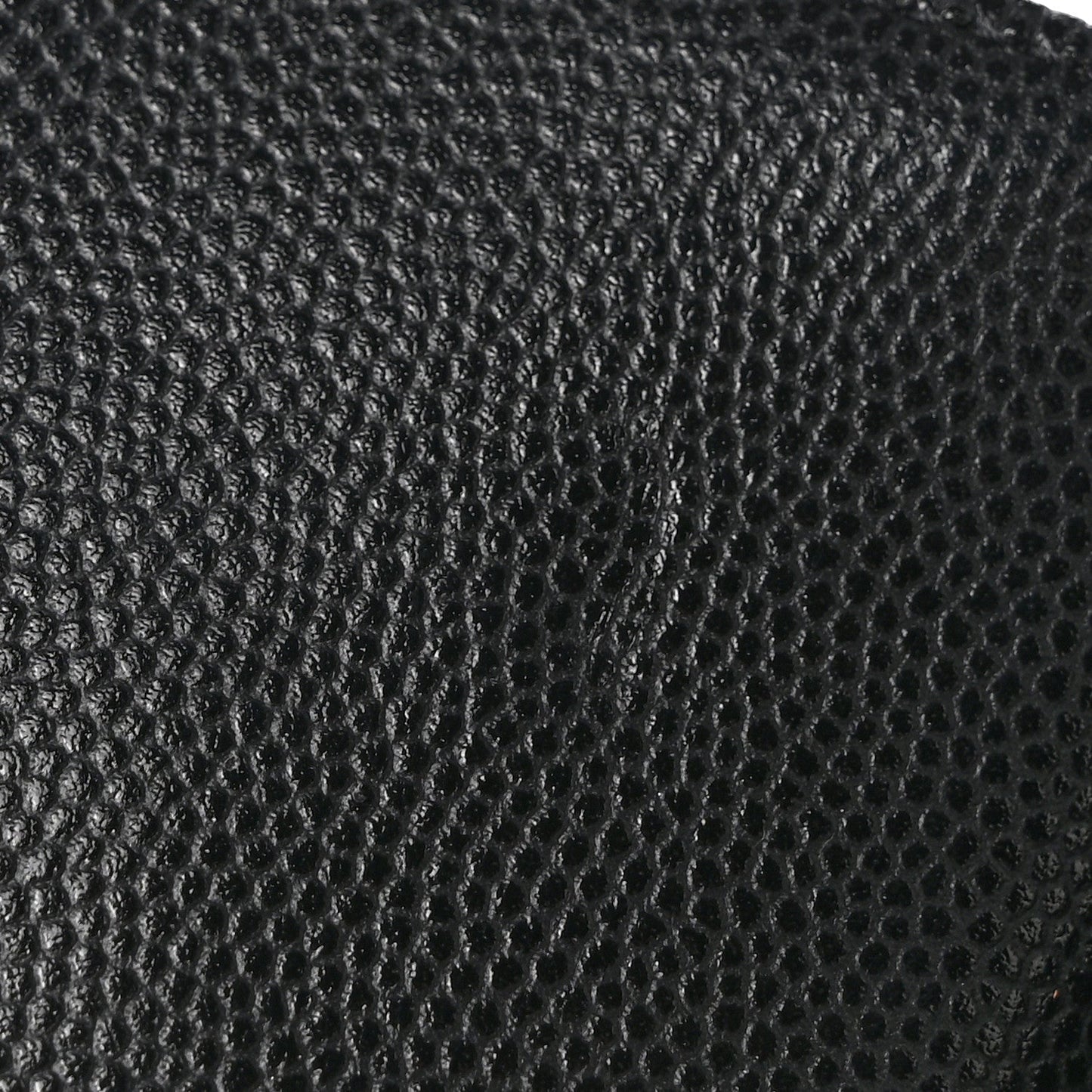 Caviar Quilted Chain CC Quilted Compact Flap Card Holder Black