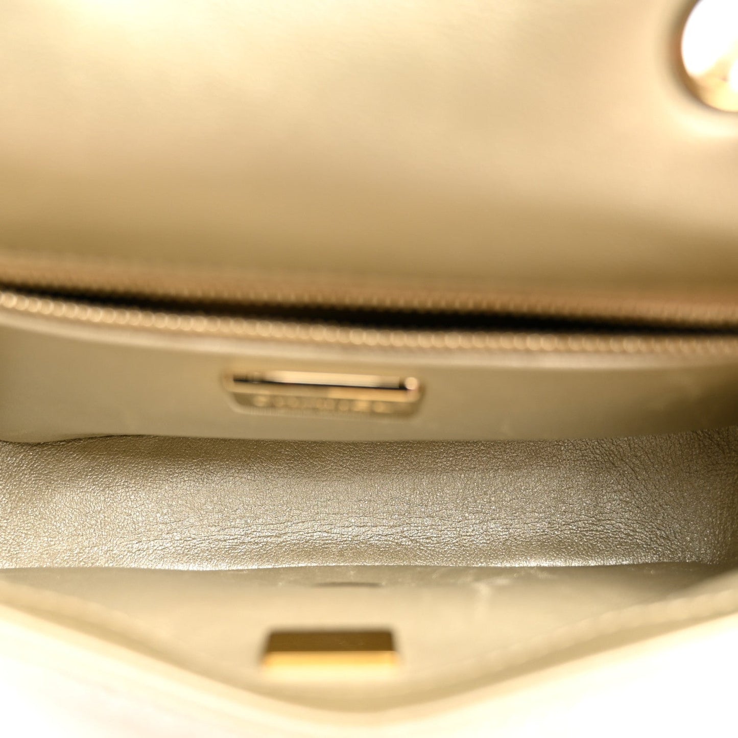 Metallic Lambskin Quilted Pearl Flap Gold White
