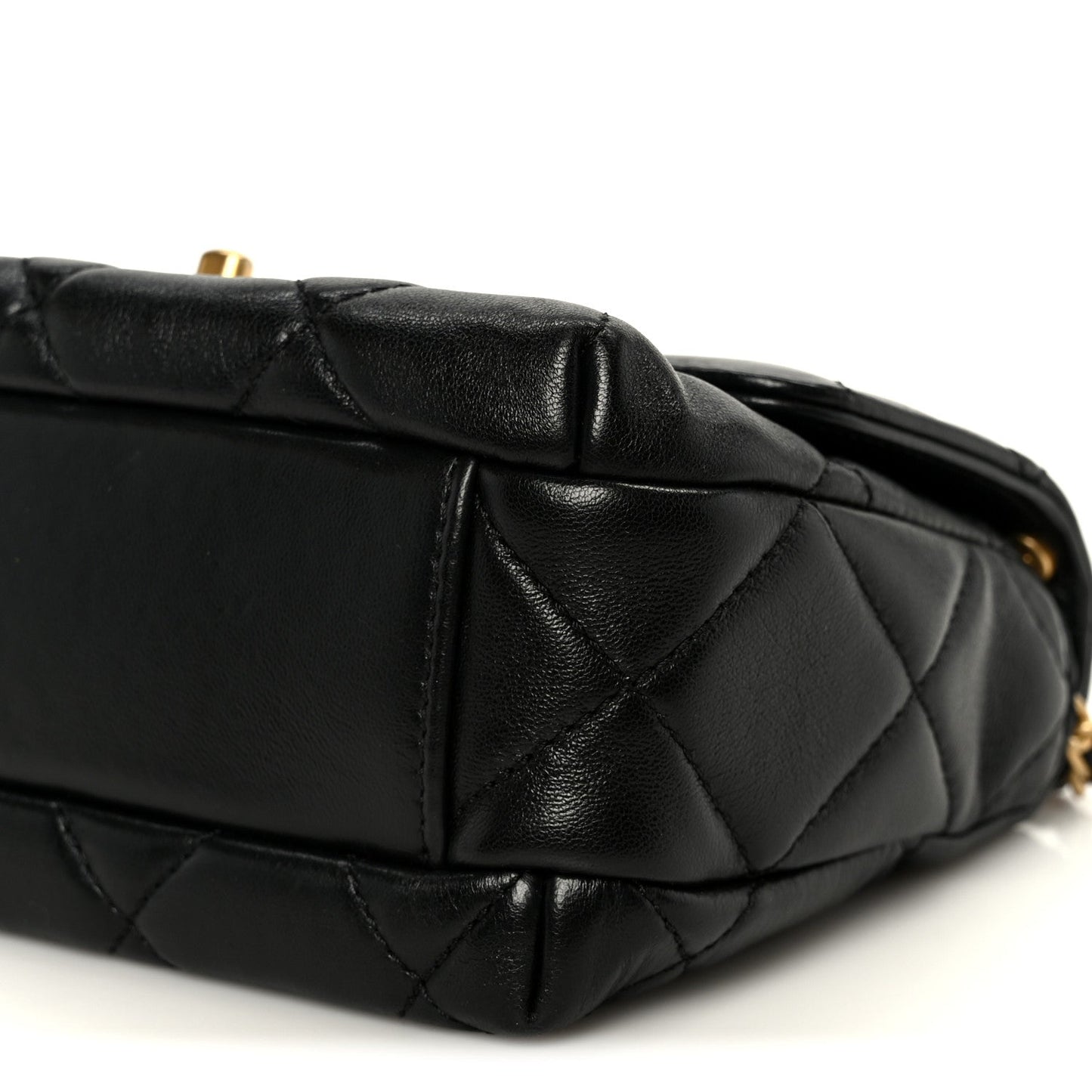 Shiny Lambskin Quilted Mini Pearl Logo Flap Black