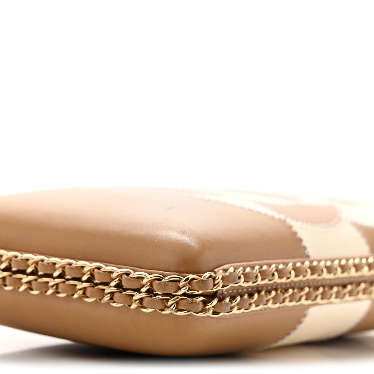 Lambskin CC Stitch Chain Around Clutch  Beige White