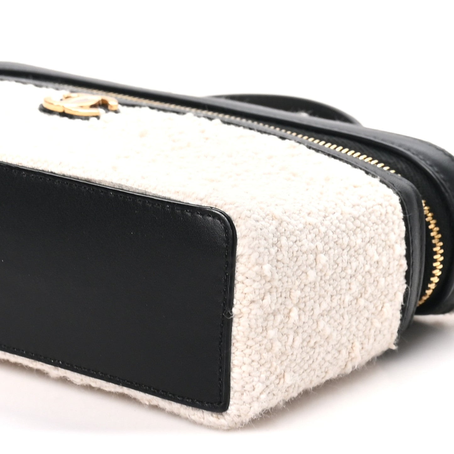 Boucle Calfskin Top Handle Slim Vanity Case With Chain Ecru Black