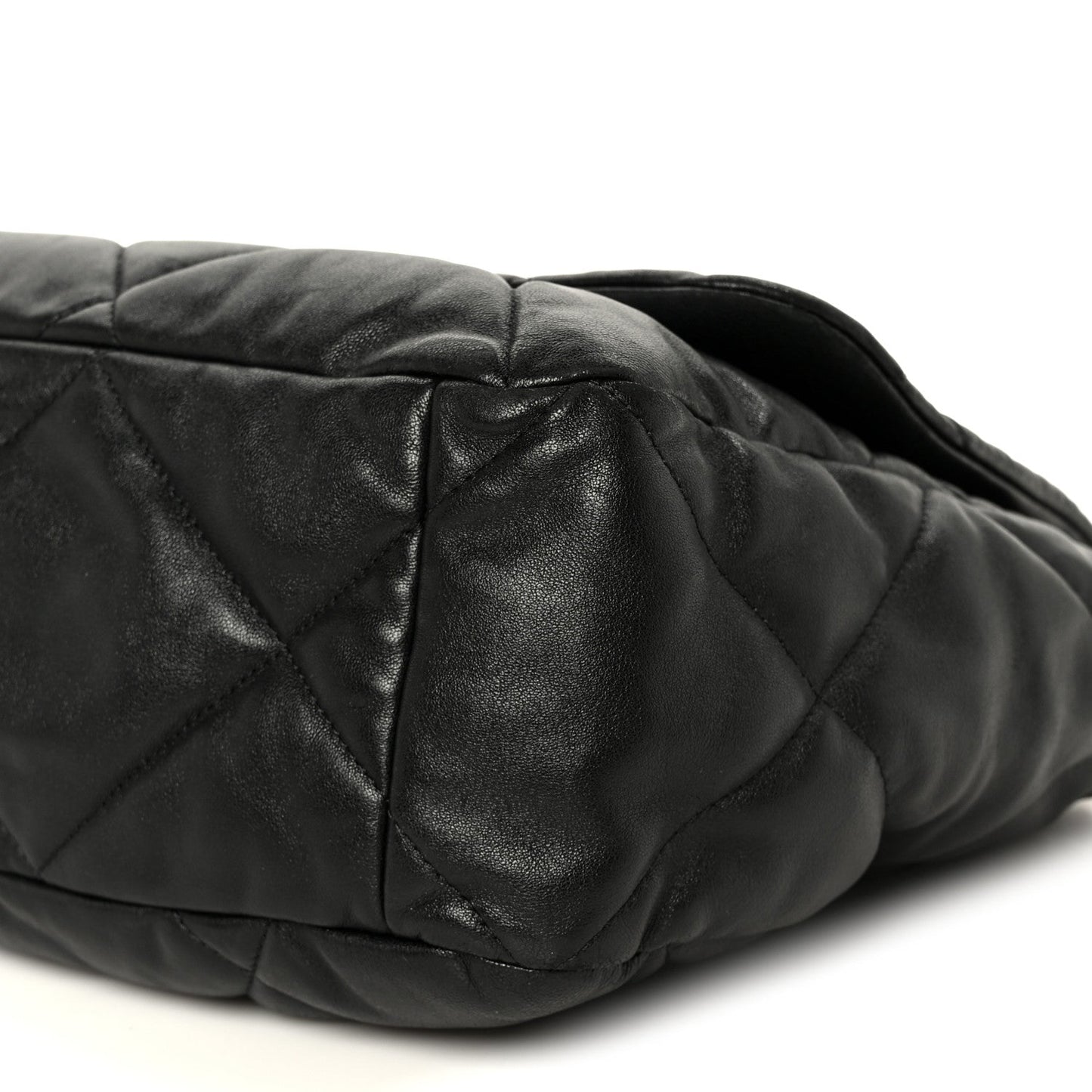 Lambskin Quilted Maxi Chanel 19 Flap Black