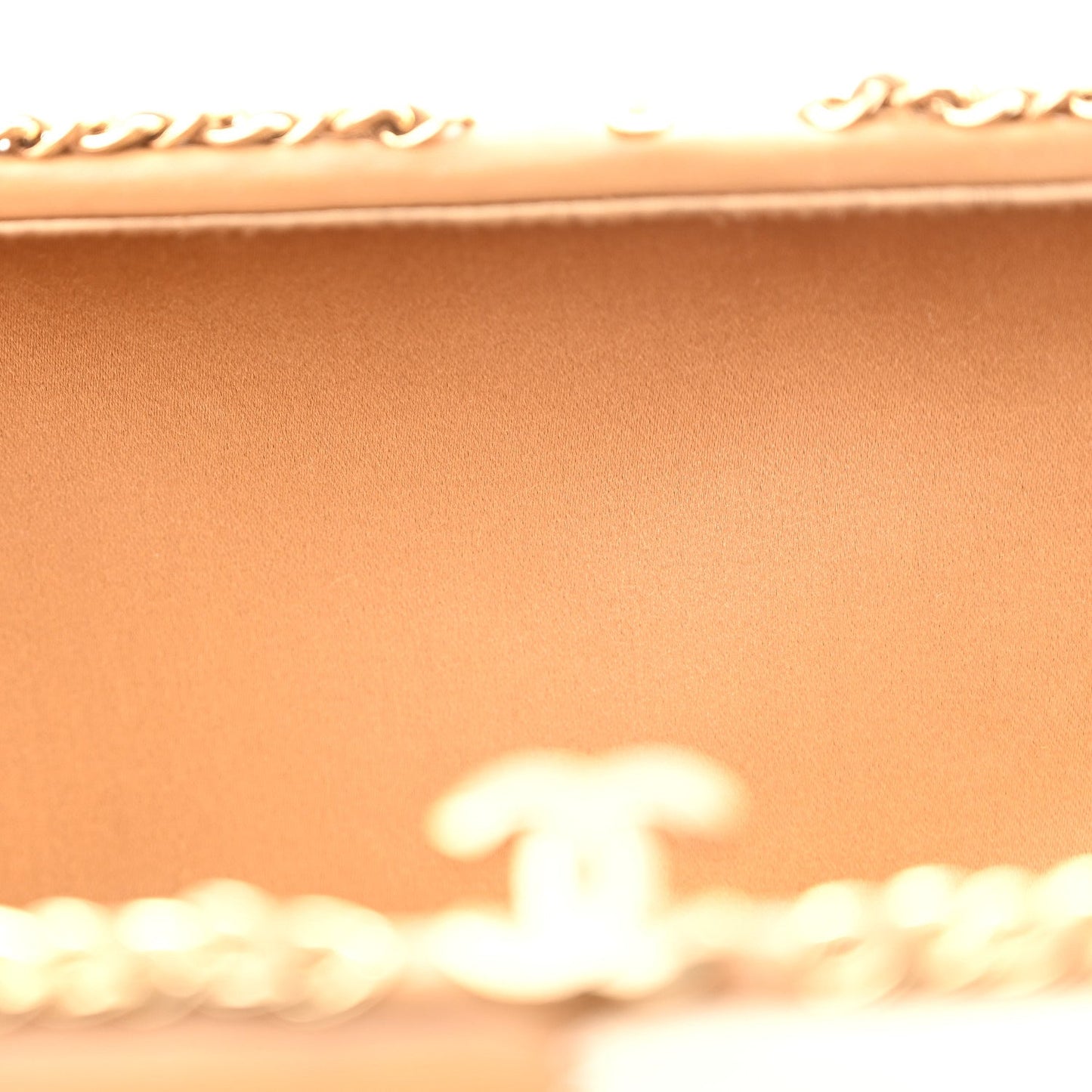 Lambskin CC Stitch Chain Around Clutch  Beige White