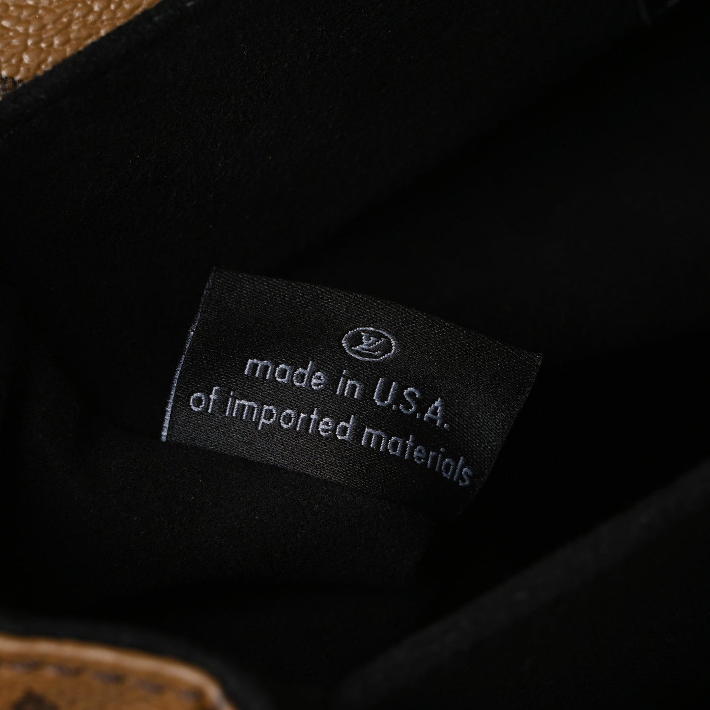Reverse Monogram Pochette Metis