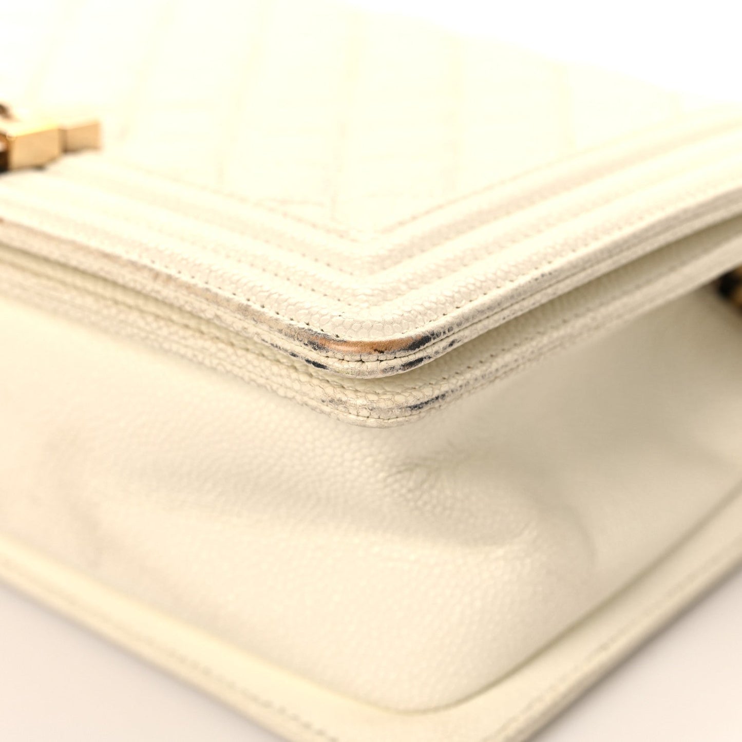 Caviar Quilted Medium Boy Flap White