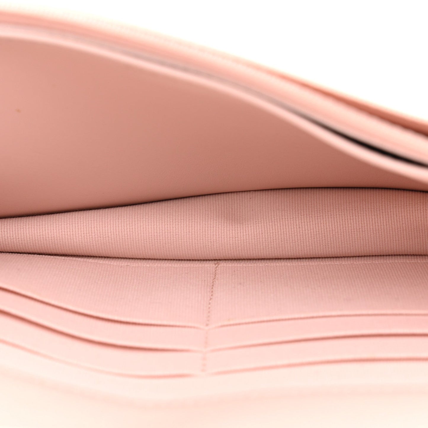 Caviar Quilted Crystal Enamel CC Wallet On Chain WOC Light Pink