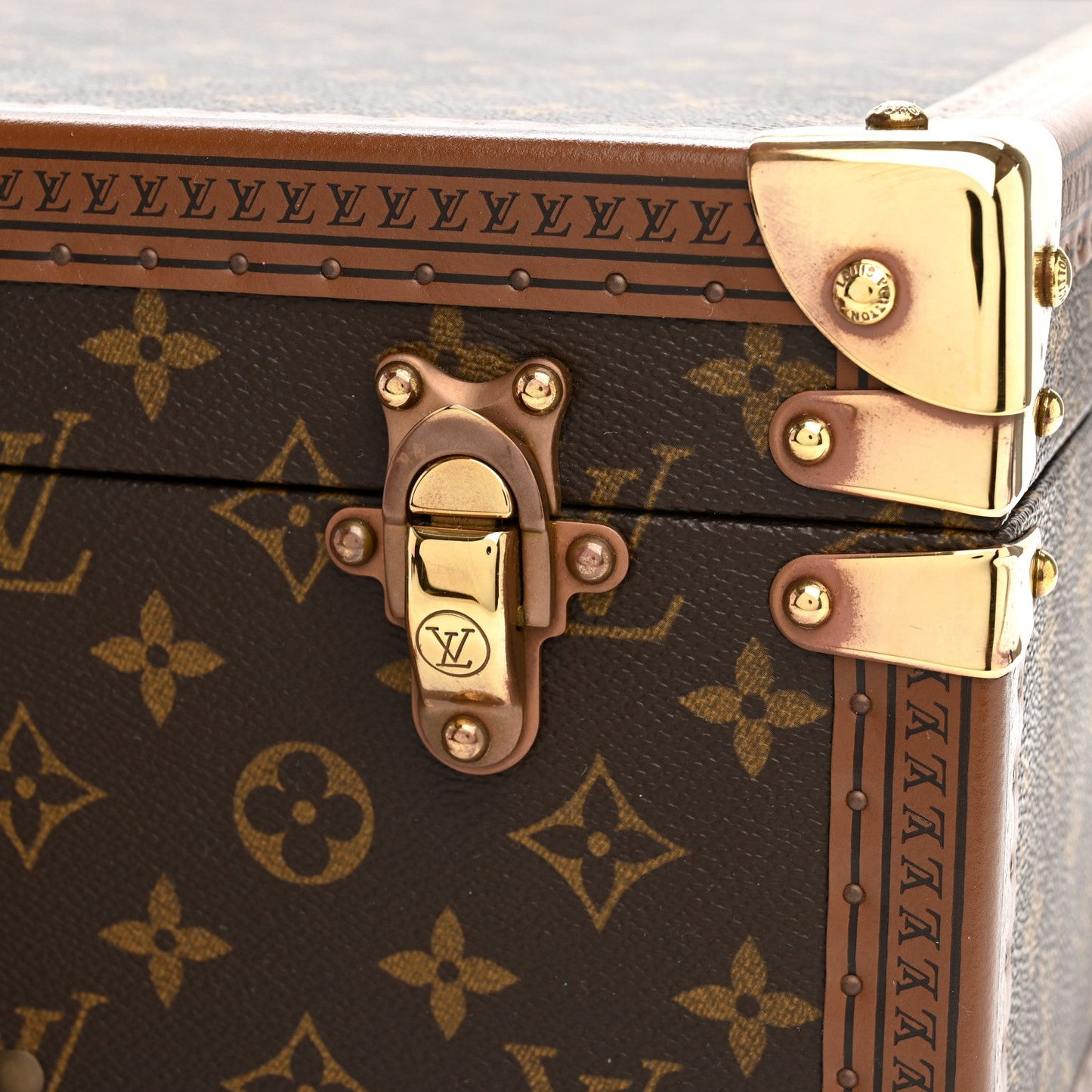 Monogram Bisten 50