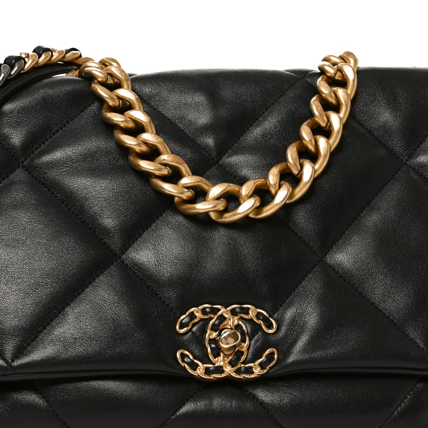 Lambskin Quilted Maxi Chanel 19 Flap Black