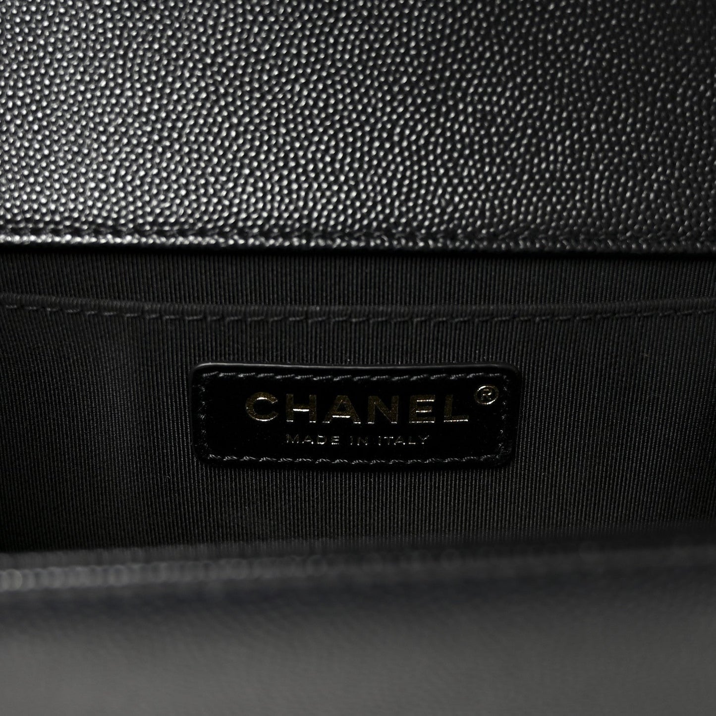 Caviar Quilted Medium Boy Flap Black