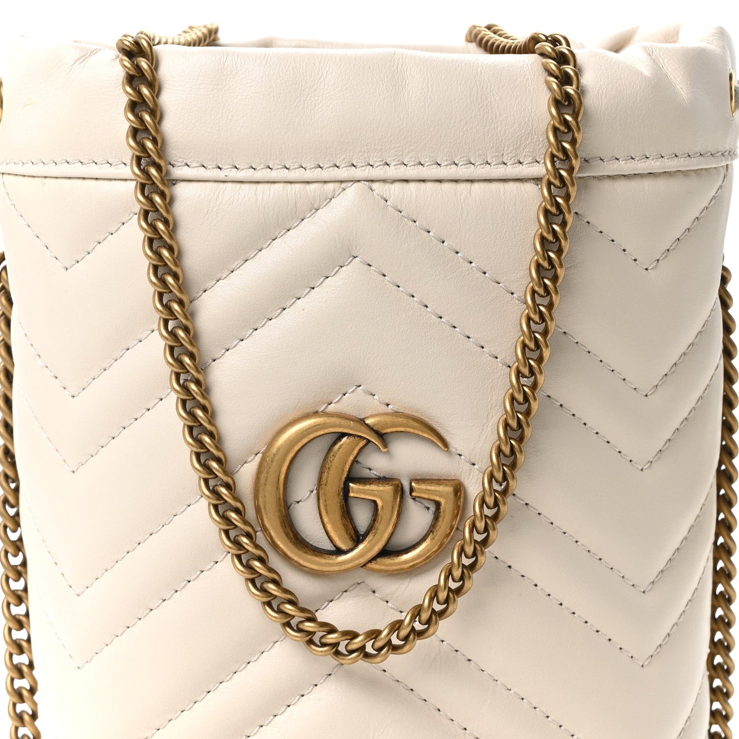 Calfskin Matelasse Mini GG Marmont 2.0 Bucket Bag White
