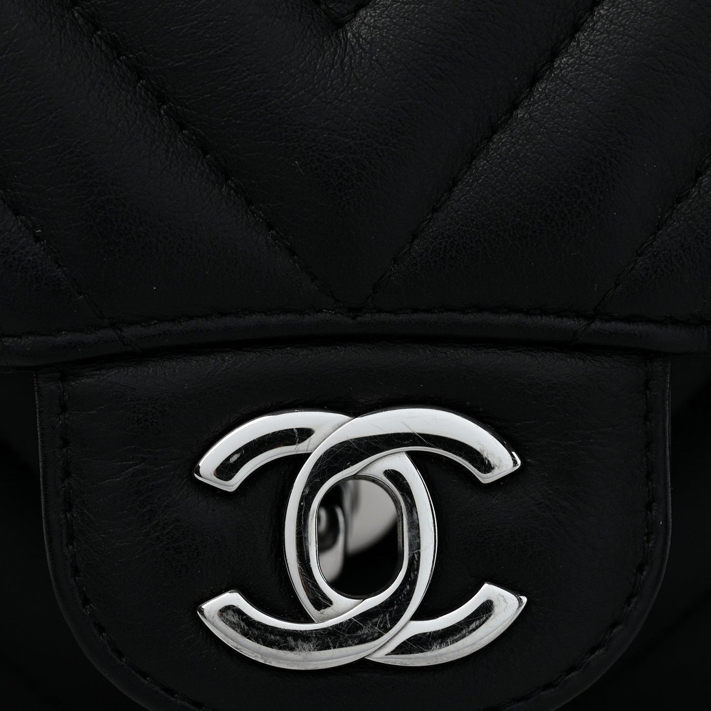 Lambskin Chevron Quilted Medium Double Flap Black