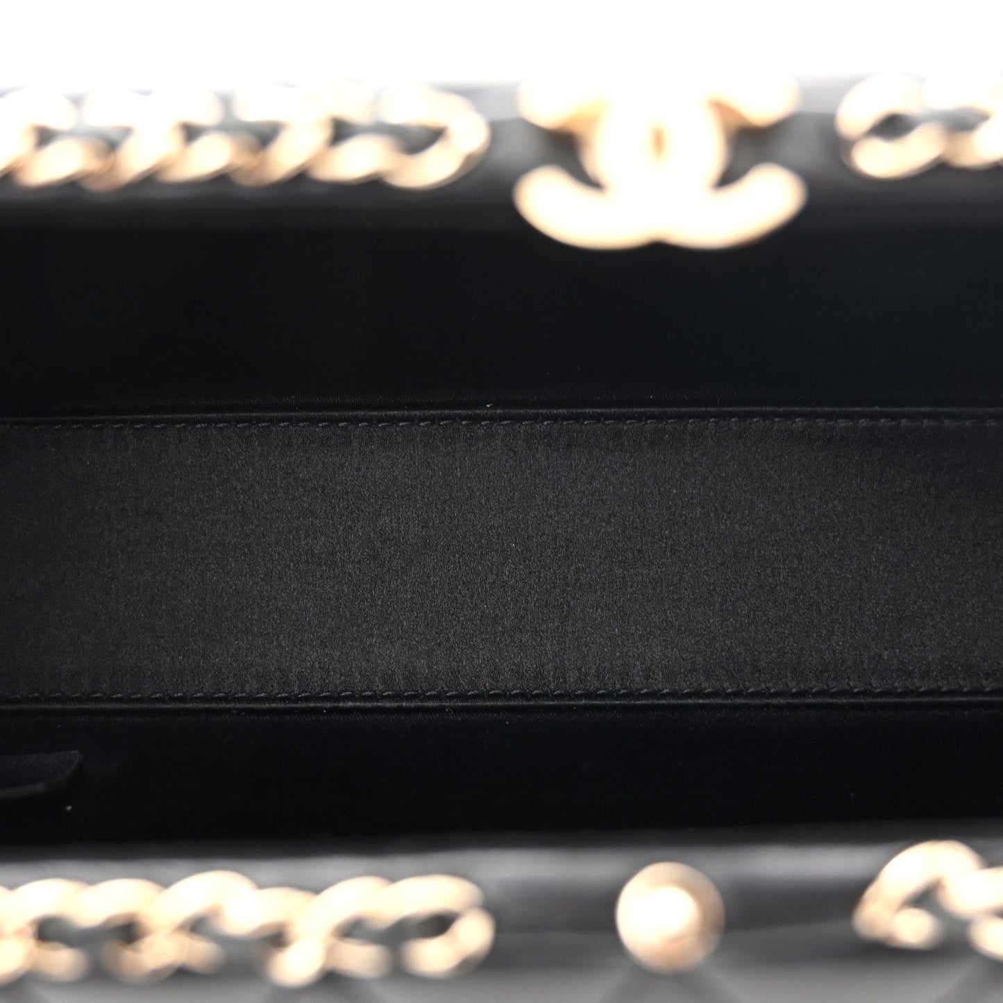 Lambskin Quilted Chain Around Clutch Black