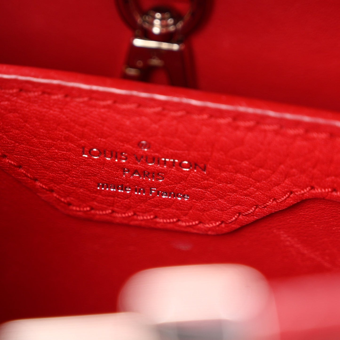 Taurillon Capucines BB Scarlet Red