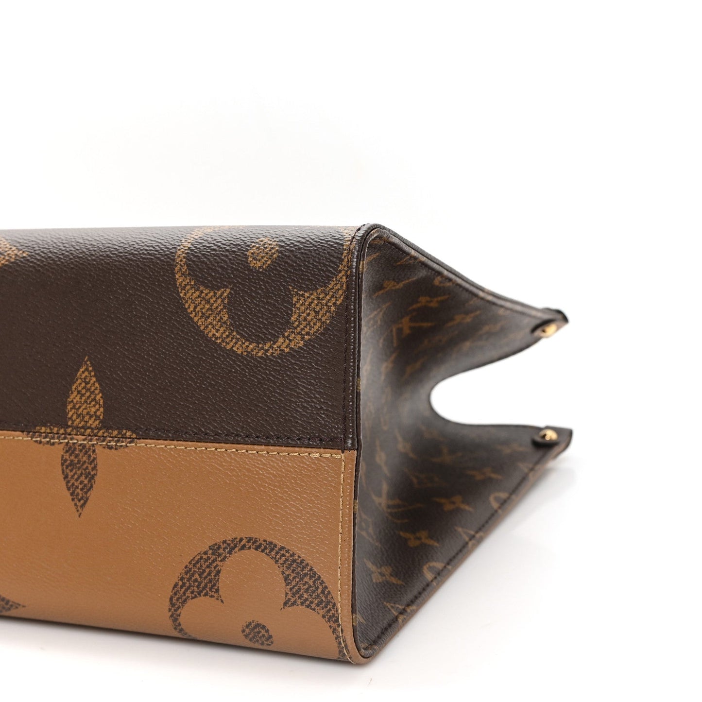 Reverse Monogram Giant Onthego MM