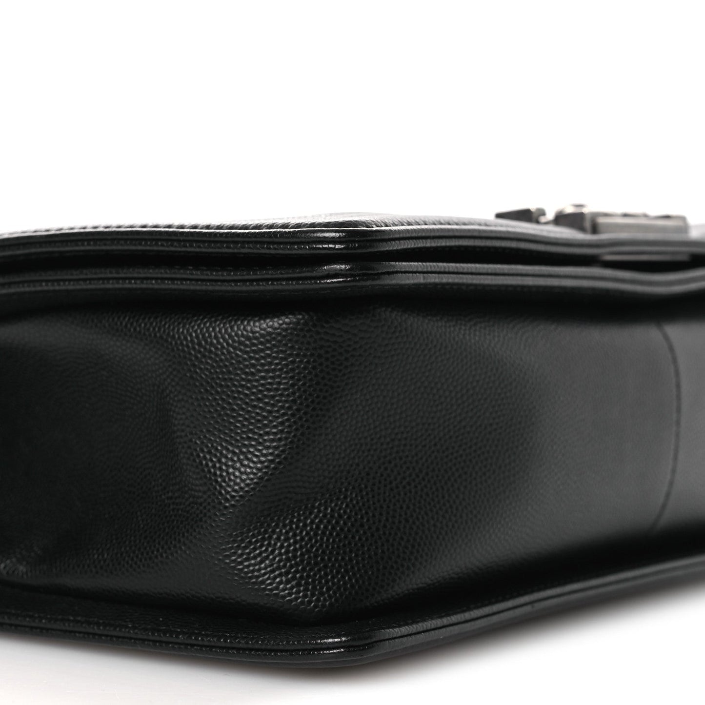 Caviar Quilted Medium Boy Flap Black