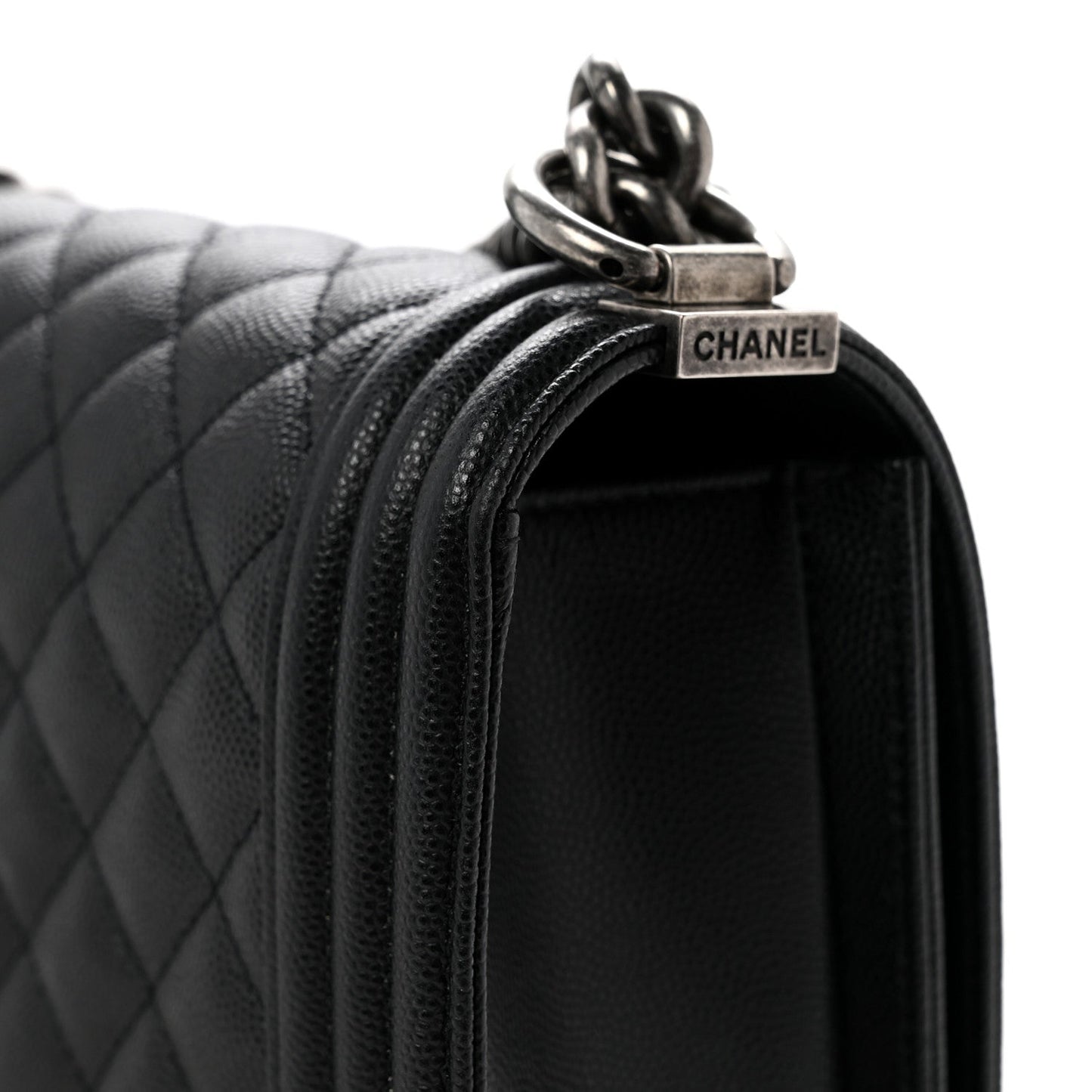 Caviar Quilted Medium Boy Flap Black
