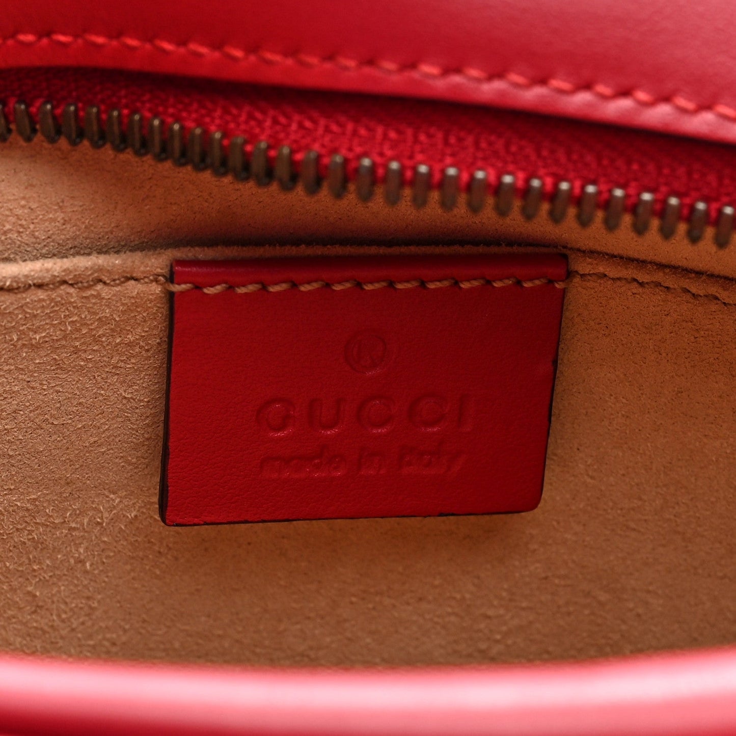 Calfskin Matelasse Small GG Marmont Chain Shoulder Bag Hibiscus Red