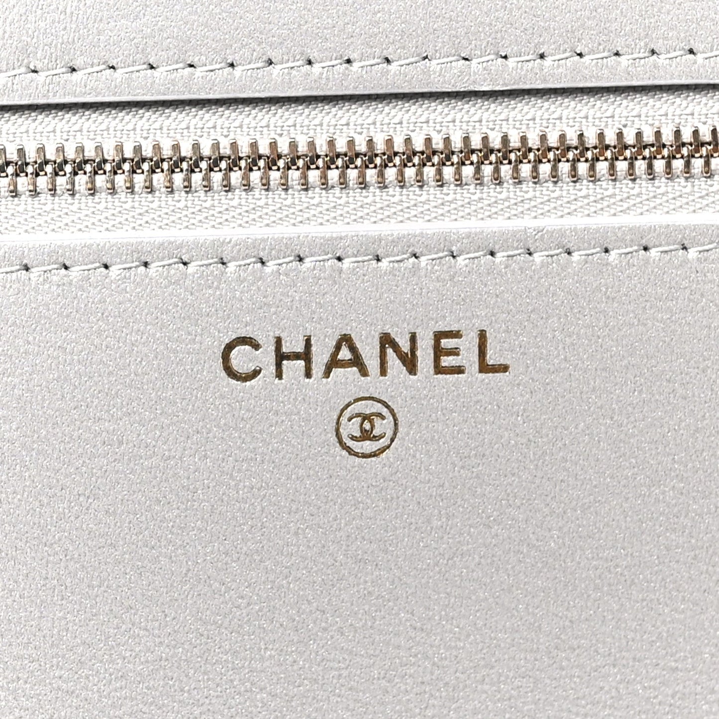Calfskin Lizard Embossed Wallet on Chain WOC Silver