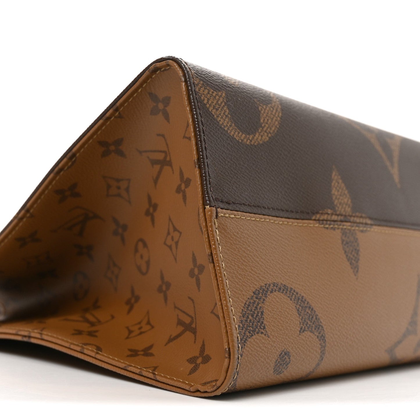 Reverse Monogram Giant Onthego MM