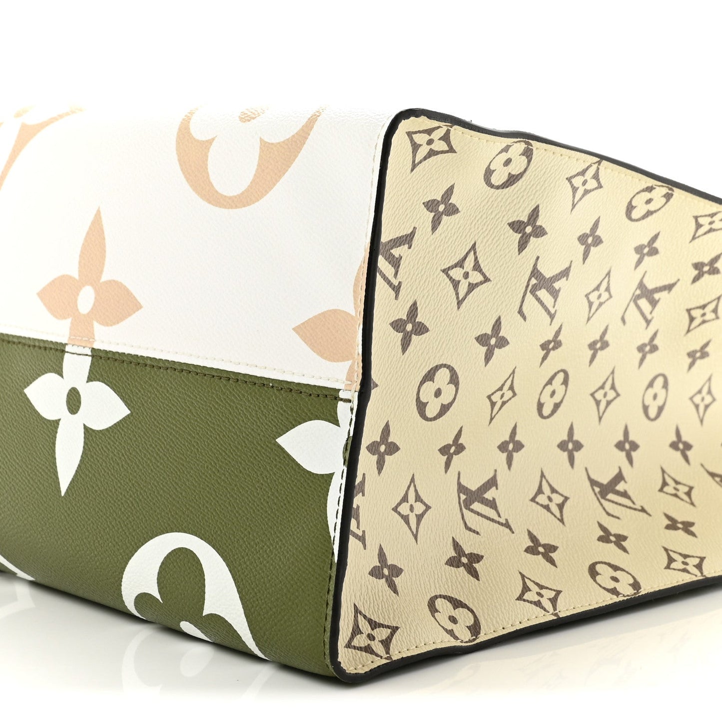 Monogram Giant Onthego GM Kaki Beige