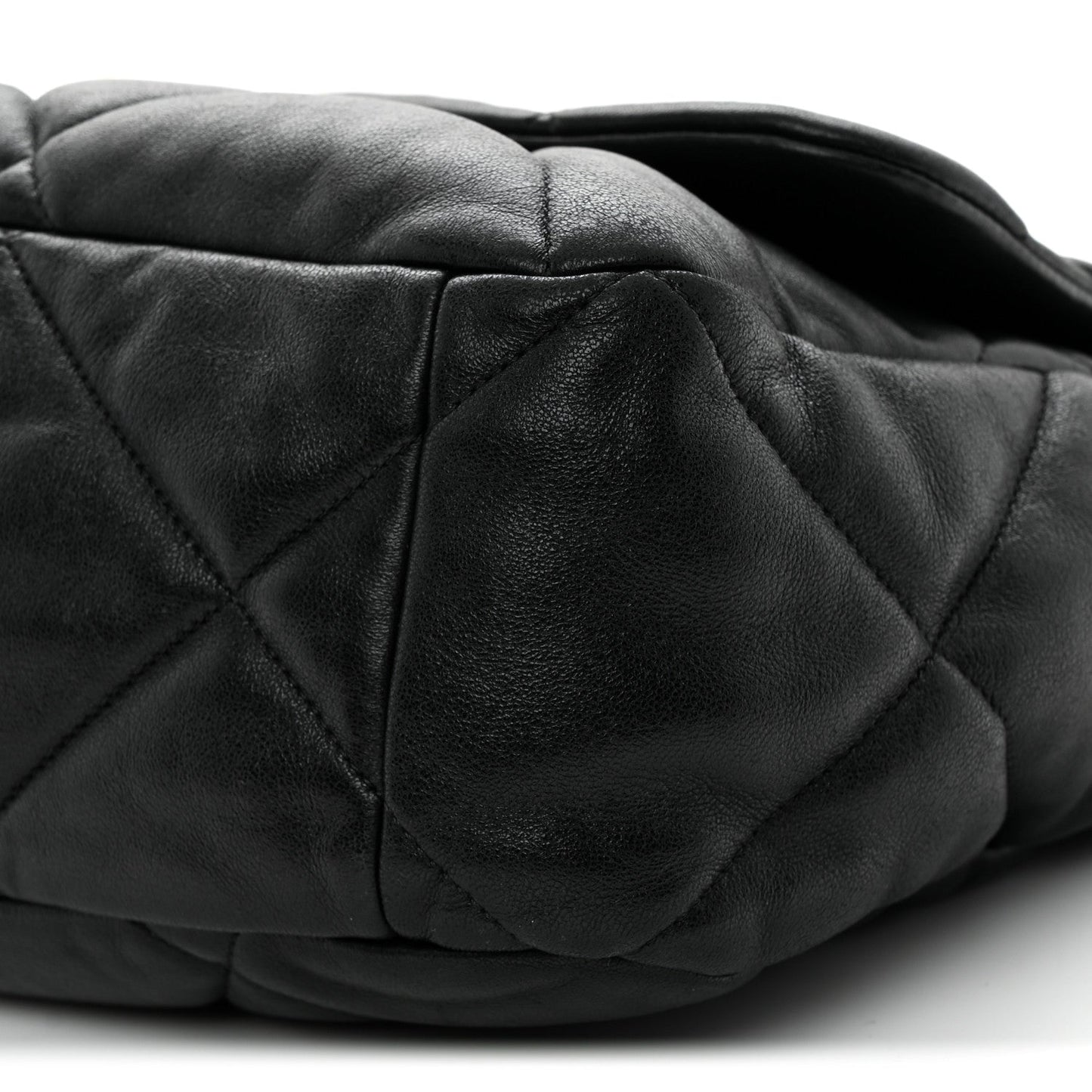 Lambskin Quilted Maxi Chanel 19 Flap Black