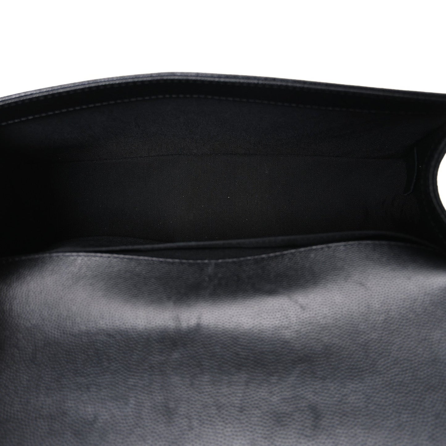 Caviar Quilted Medium Boy Flap Black