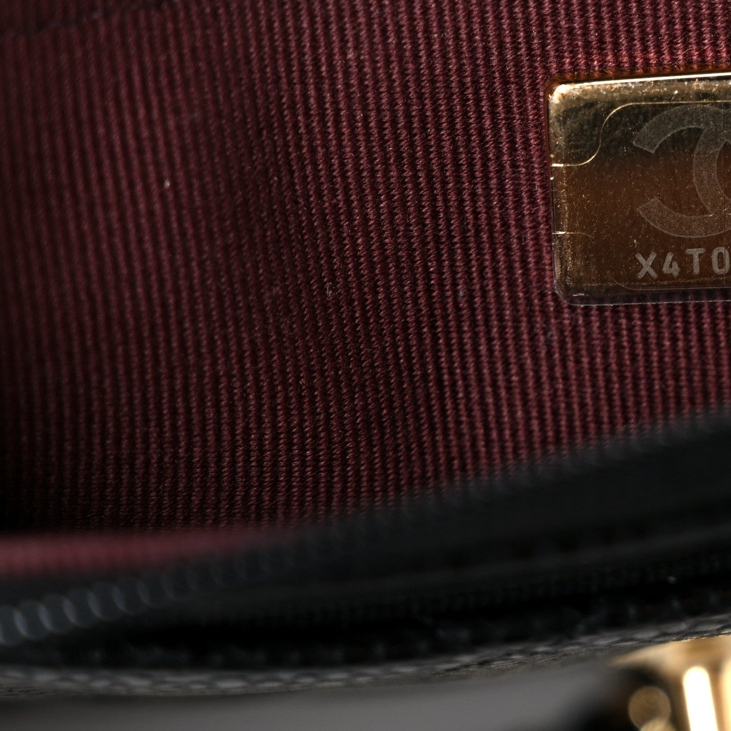 Caviar Quilted CC Turnlock Wallet On Chain WOC Black