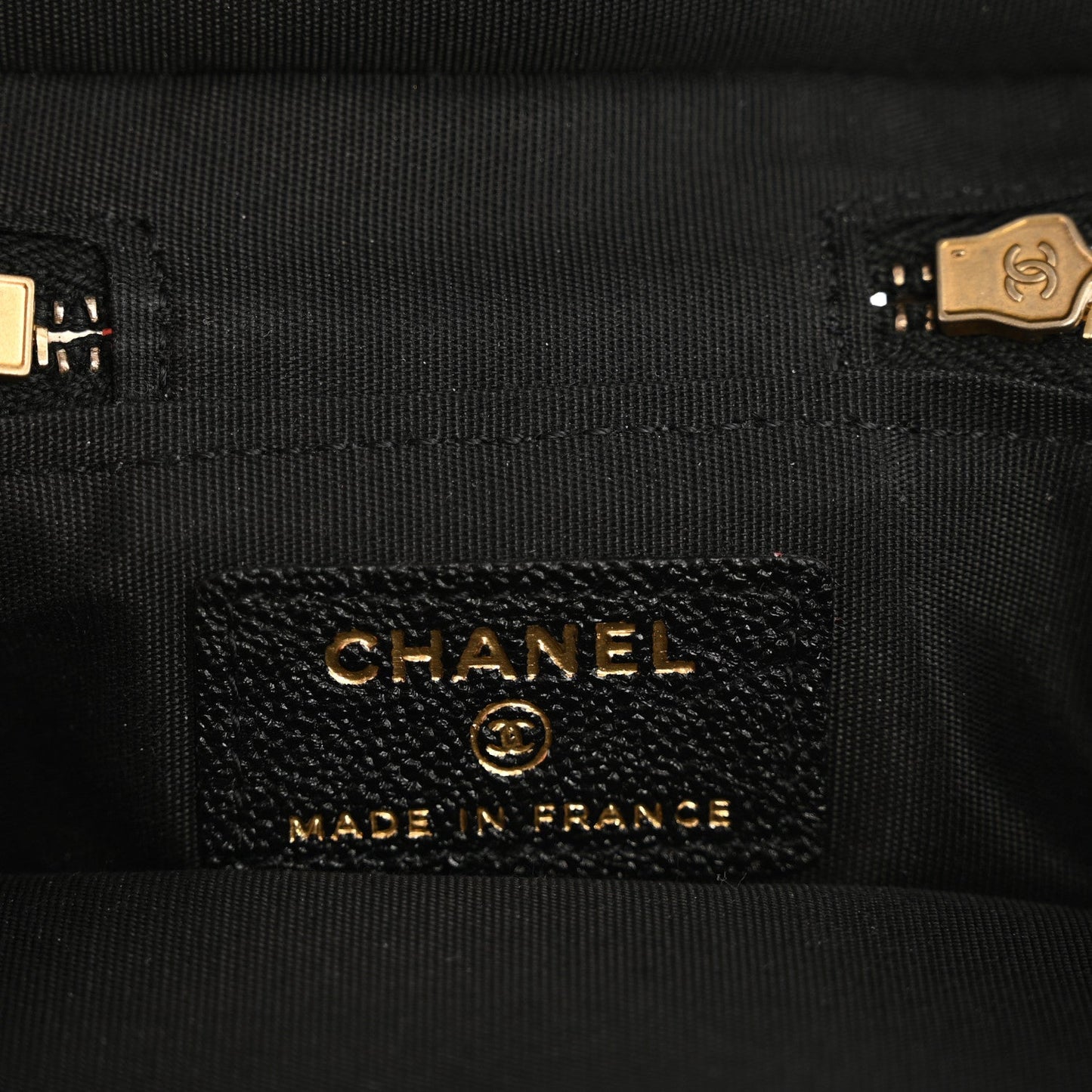 Caviar Quilted Mini Top Handle Vanity With Chain Black