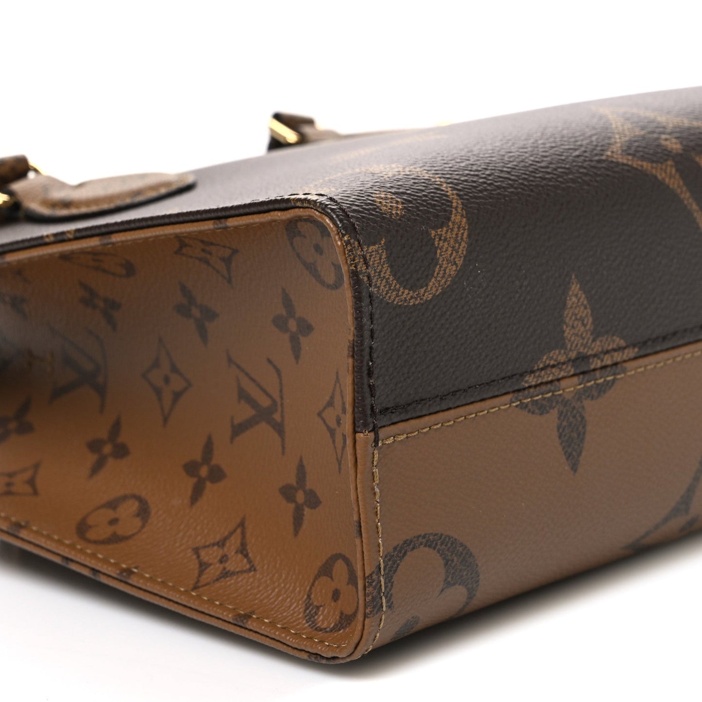 Reverse Monogram Giant Onthego PM