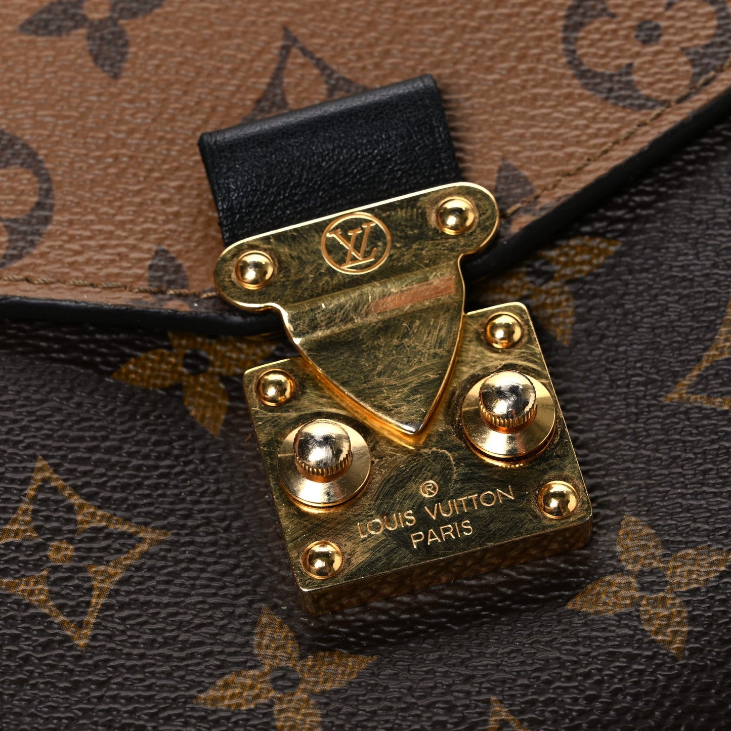Reverse Monogram Pochette Metis