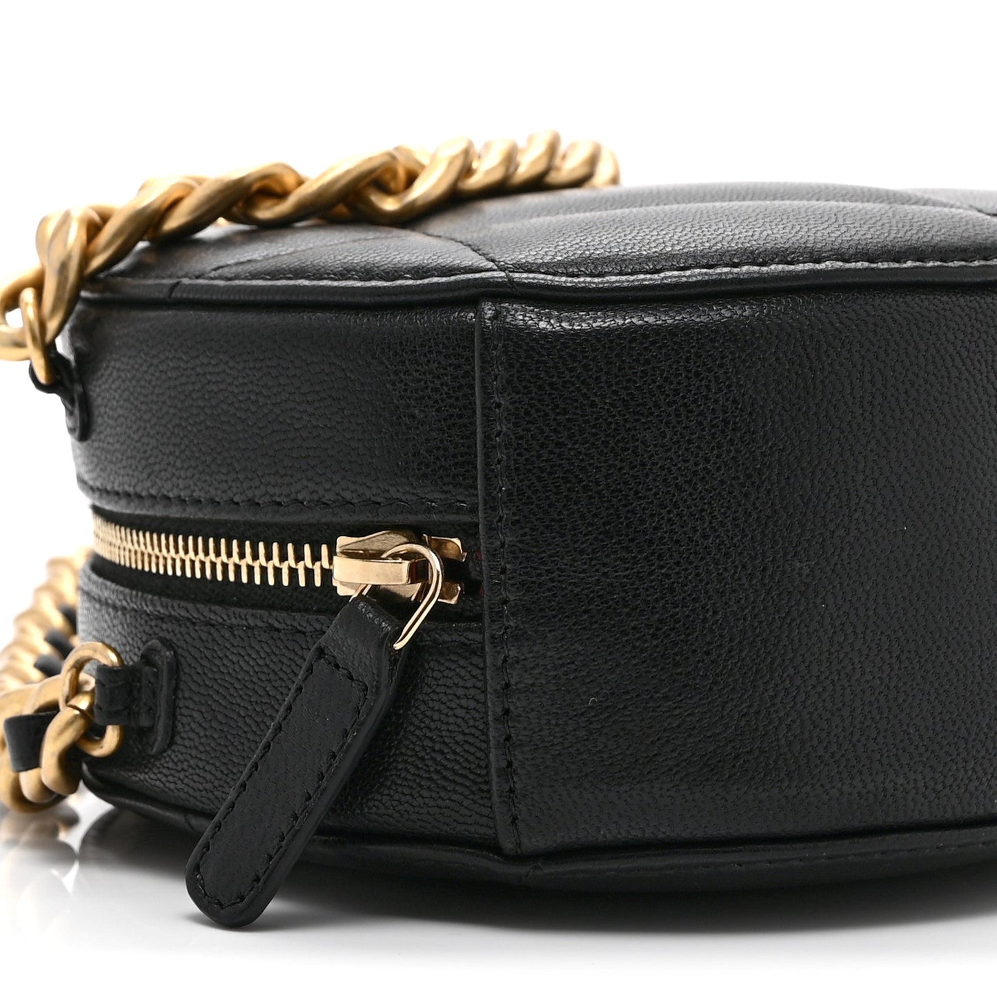 Shiny Goatskin Quilted Chanel 19 Round Clutch With Chain Black