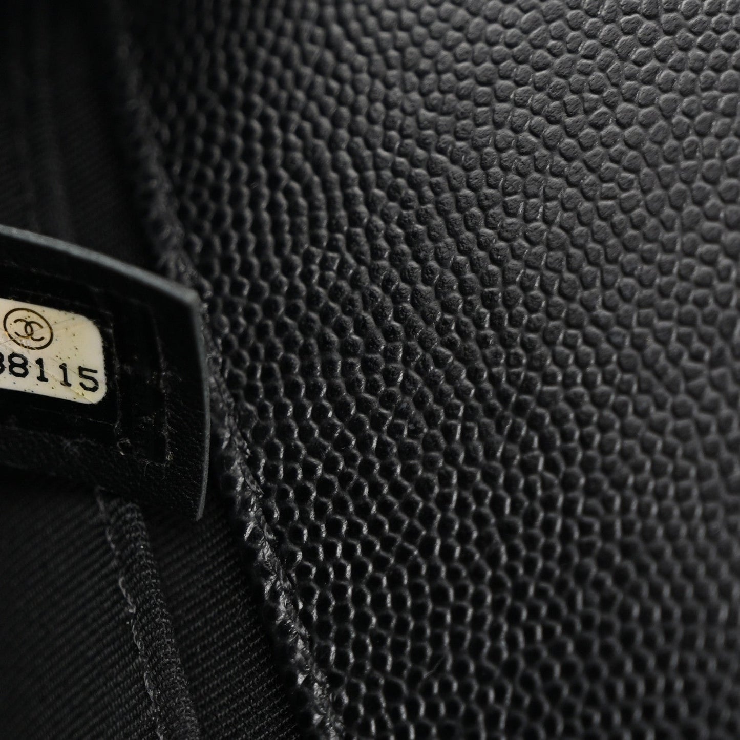 Caviar Quilted Medium Boy Flap Black