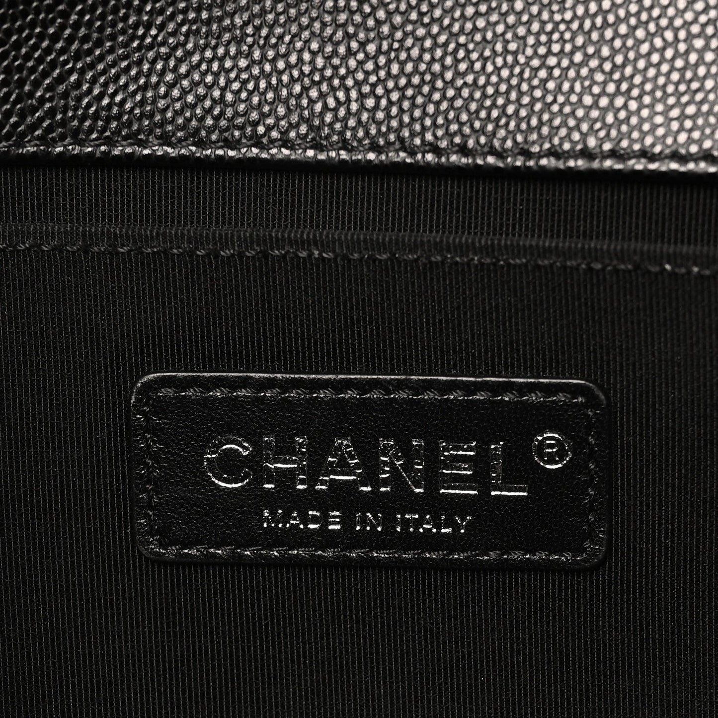 Caviar Quilted Medium Boy Flap Black