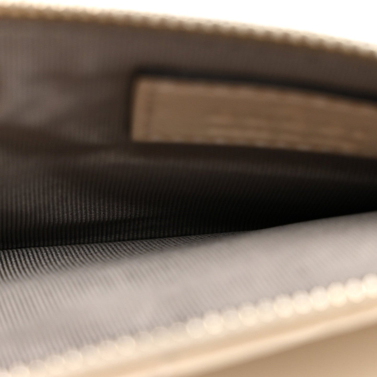 Lambskin Matelasse Monochrome GG Marmont Zip Key Pouch New Ivoire