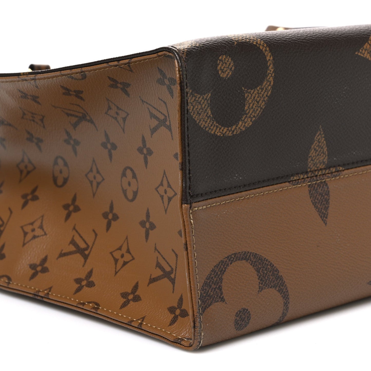 Reverse Monogram Giant Onthego MM